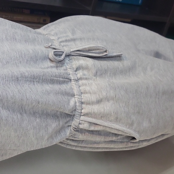 ALMOST FAMOUS Gray Short Sleeve Elastic Waist Jogger Hem Pocket Sweatsuit Jumper - Picture 4 of 12